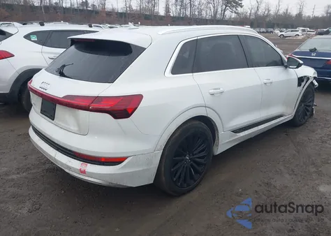 2019 Audi E-Tron Premium Plus z USA, uszkodzony, nr VIN WA1VAAGE1KB024075